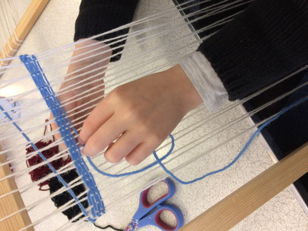 10 year old tries weaving 10 year old trying weaving for the first time